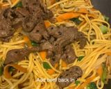 A picture of step 5 of Easy stir fried honey and soysauce beef with egg noodles.