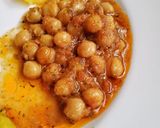 A picture of step 8 of Halwa puri channay tarkari.