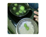 Foto langkah ke 7 dari resep Klepon Gampang Dan Enak.