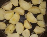Foto del paso 1 de la receta: Papas chorreadas en salsa de queso