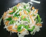 A picture of step 5 of Chicken noodles.