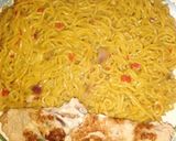 A picture of step 4 of Indomie and fried egg.