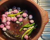 A picture of step 1 of One pot Okra Curry.