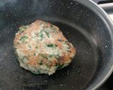 Foto del paso 5 de la receta Hamburguesas de pollo y espinacas