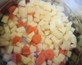 Savanyú krumplileves recept fázis 2 fotója