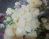 A picture of step 4 of Sooji Kachori.