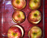 Foto del paso 1 de la receta: Manzanas asada al horno con granola, miel y licor de café😋