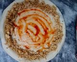 A picture of step 4 of Chicken tikka corner pizza 🍕🍕.