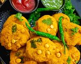 चना दाल वड़ा (मसालेदार) (Spicy yellow lentil Vada recipe in Hindi) रेसिपी चरण 5 फोटो