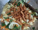 Foto langkah ke 7 dari resep Mie Goreng Tempe.