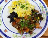 รูปขั้นตอนการทำที่ 5 ของ ข้าวไข่ขยี้แซลมอนทอดราดซอสเทอริยากิ