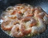Foto del paso 3 de la receta Langostinos al ajillo con cava 🦐🍾