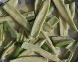 આલુ મિર્ચી ભજીયા(Aloo mirchi Bhajiya recipe in Gujarati) રેસીપી સ્ટેપ2ફોટો