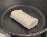 A picture of step 3 of Homemade Ground Beef and Cheddar Burrito.