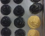 Foto langkah ke 5 dari resep Black Soes isi Vanilla Cream.