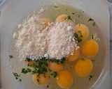 Foto del passaggio 1 della ricetta Rotoli di Frittata alla Pizzaiola con Zucchine e Scamorza