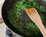 A picture of step 1 of Methi bhakhari.