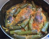 Foto langkah ke 7 dari resep Ikan Mas Arsik terong hijau.