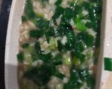 Foto langkah ke 2 dari resep Nasi Telur Ceplok with Scallion Oil.