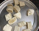 A picture of step 1 of Coconut Gravy Chaap.