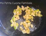 Une image de l'étape 2 de Baguette bâteau courgette, tomates cerises et babybel.