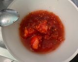 Une image de l'étape 2 de Tomates farcies aux sardines à l'huile, feta et herbes.