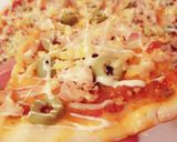 صورة لخطوة 4 من وصفة بيتزا بعجينة روعة 🍕🍕