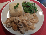 Pollo con natas y champiñones (Bifinhos con cogumelos)