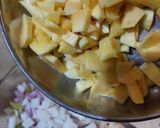 A picture of step 3 of Veggies stuffed apple gourd.