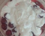 Meggyes-joghurtos pohárkrém recept fázis 2 fotója