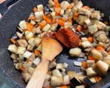 Une image de l'étape 14 de Dahl au curry jaune, légumes, cajous et gingembre au lait de coco.