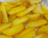 Foto langkah ke 3 dari resep Potato Wedges.