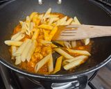 A picture of step 4 of Spicy Prawn Pasta.
