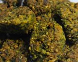 खमंग खुसखुशीत कोथंबिर वडी (kothimbir wadi recipe in marathi) रेसिपी स्टेप 5 फोटो 