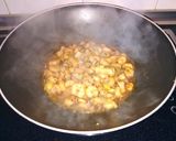 Foto del paso 4 de la receta Cous-cous con gambas y puerros salteados en Wok