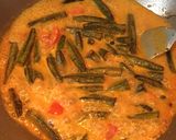 A picture of step 8 of Dahi Bhindi.