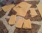 Foto del paso 8 de la receta: Bizcochitos Domingueros Salados de Polenta Rellenos con Dulce de Leche y Dulce de Guayabada