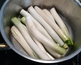 Foto del paso 2 de la receta: Crema de calçots con aire de romesco
