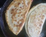 A picture of step 4 of Indian style cheese paneer veg pizza paratha.