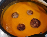 Foto del paso 6 de la receta: Albóndigas en salsa de calabaza, pimientos y tomate al orégano