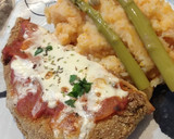 Foto del paso 6 de la receta: Milanesa de berenjena a la napolitana con puré mixto
