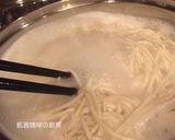 A picture of step 10 of Korean Jajangmyeon (Black Bean Noodles).