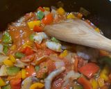 A picture of step 4 of Shrimp and bell peppers penne.