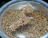 A picture of step 1 of Ankurit Moth ki Sabji.