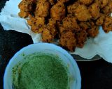 A picture of step 4 of Masoor dal pakoda.