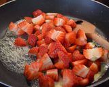 Csokoládés🍫 - túrós - szamócás🍓 pohár 🍧 recept fázis 3 fotója