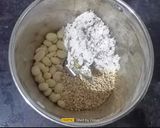 A picture of step 3 of Khasta Dry Matar Kachori.