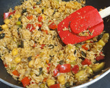 Foto del paso 3 de la receta: Arroz vegetariano lleno de salud 💪 color 🌈 y sabor😋