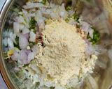 A picture of step 2 of Lauki kofta.