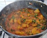 A picture of step 5 of Aloo palakh.
